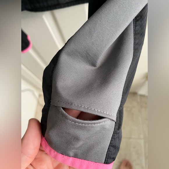 Under Armour • Running Rain Jacket • M - Picture 3 of 9